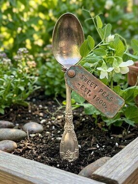1908 "La Vigne" by 1881 Rogers 7" Spoon — Artisan Upcycling & Craft Supply